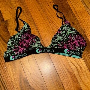 listing-status-banner